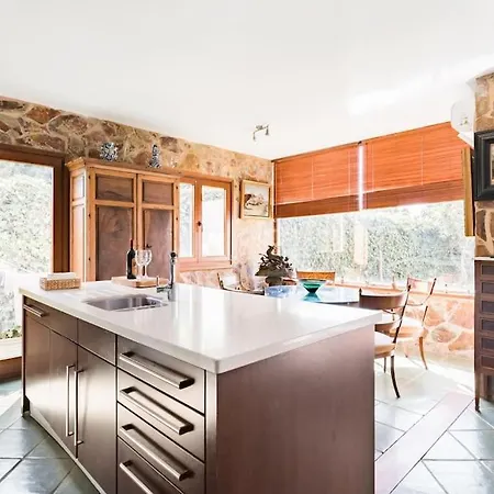 Holiday home Heaven At The Shore: El Cielito. *