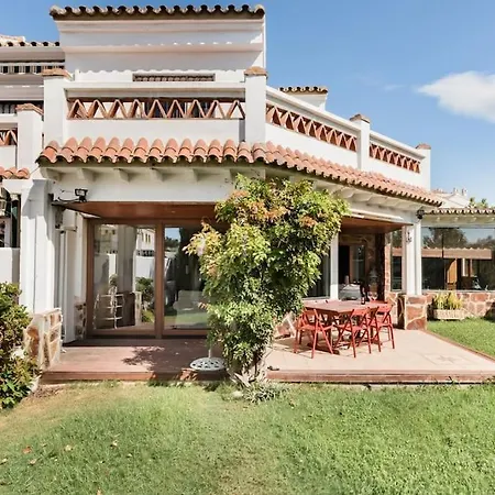 Holiday home Heaven At The Shore: El Cielito. *